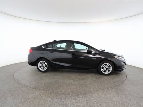 Used 2016 Chevrolet Cruze LT image 23