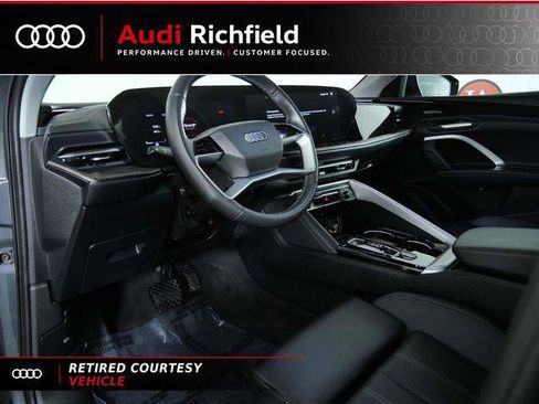 Used 2025 Audi Q5 Premium Plus w/ Premium Plus AWD/4WD image 17