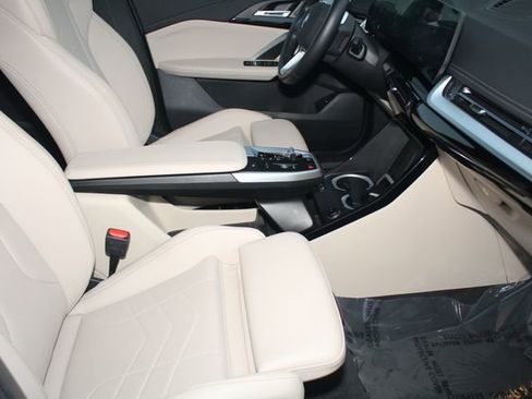 Used 2025 BMW X1 xDrive28i w/ Convenience Package image 25