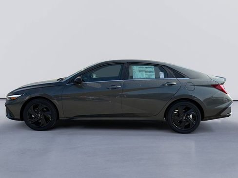 New 2026 Hyundai Elantra SEL Sport Premium FWD image 6