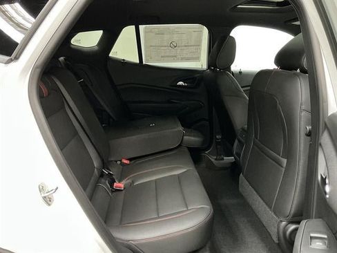 New 2026 Chevrolet Trax RS w/ Sunroof Package FWD image 29