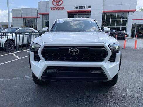 Used 2025 Toyota Tacoma TRD Off-Road AWD/4WD image 3