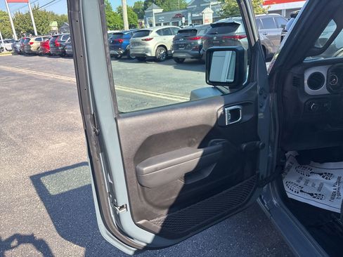 Used 2024 Jeep Wrangler Sport image 24