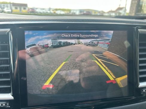 Used 2023 Chrysler Pacifica Touring-L FWD image 26