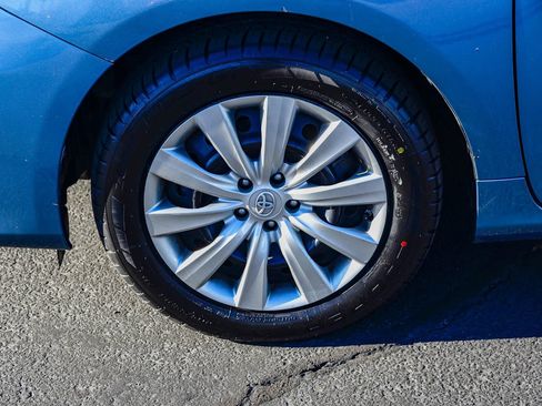 Used 2013 Toyota Corolla LE image 9