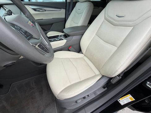 Used 2022 Cadillac XT5 Premium Luxury FWD image 23