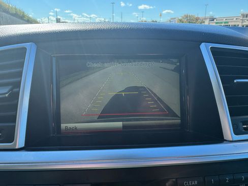 Used 2015 Mercedes-Benz ML 250 BlueTEC 4MATIC image 30