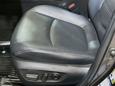 Used 2022 Toyota RAV4 Limited AWD/4WD image 18
