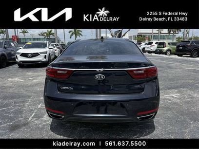 Used 2017 Kia Cadenza Technology