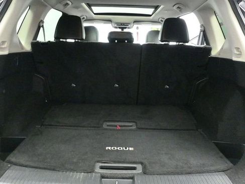 Used 2022 Nissan Rogue SL w/ SL Premium Package image 13