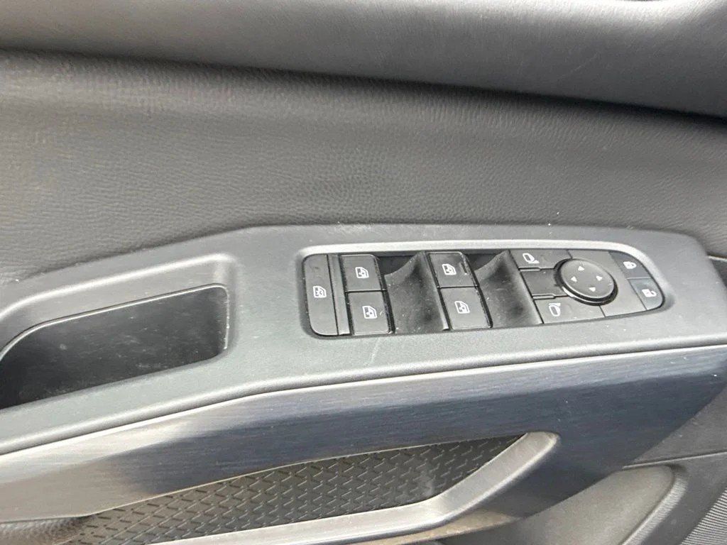 Used 2025 Nissan Pathfinder Rock Creek AWD/4WD image 20