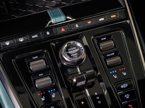 Used 2025 Aston Martin DBX 707 image 32