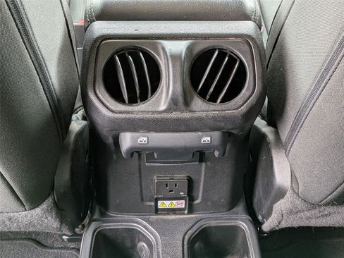 Certified 2021 Jeep Wrangler Unlimited Sahara AWD/4WD image 29