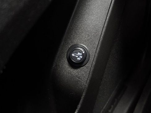 Used 2024 Chevrolet Equinox RS image 39