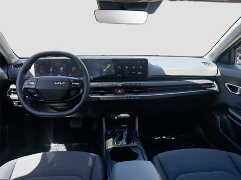 Used 2025 Kia K4 LXS image 22