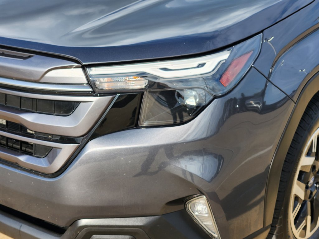Used 2025 Subaru Forester Premium AWD/4WD image 10
