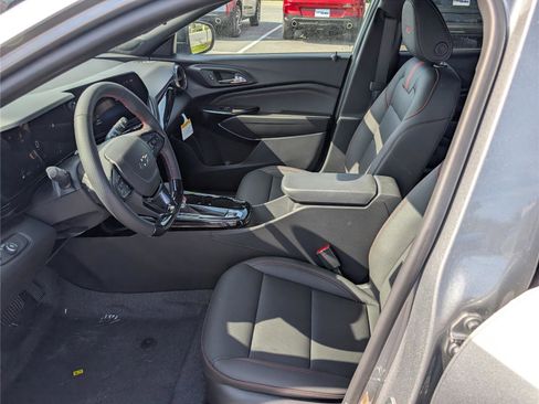 New 2026 Chevrolet Trax RS w/ Sunroof Package FWD image 10