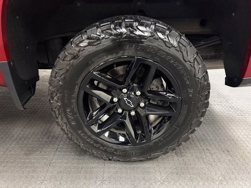 Used 2021 Chevrolet Silverado 1500 LT Trail Boss w/ Convenience Package II image 11