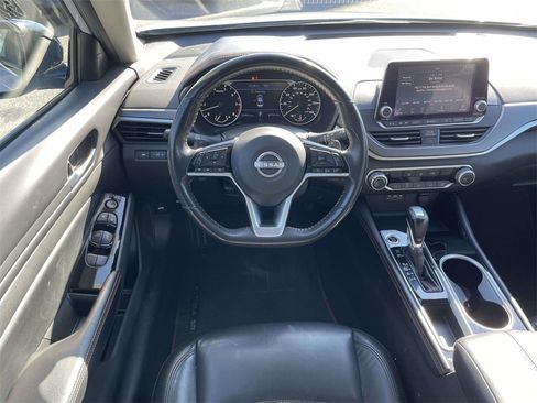 Used 2024 Nissan Altima 2.5 SR image 14