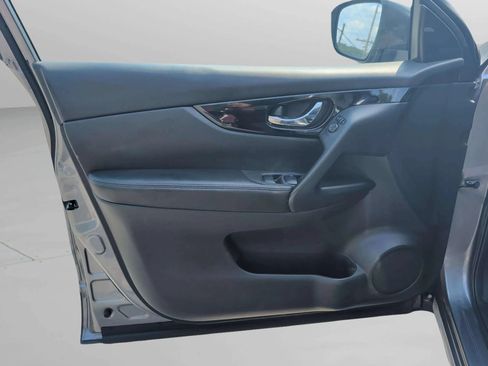 Used 2021 Nissan Rogue Sport SV FWD image 33