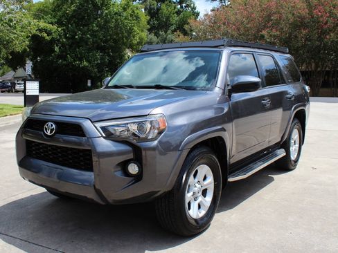Used 2016 Toyota 4Runner SR5 RWD image 4