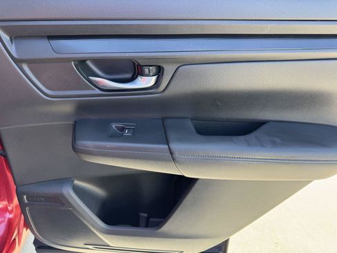 Used 2025 Honda CR-V EX image 11