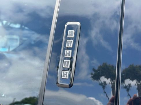 Used 2018 Ford F150 Lariat w/ Equipment Group 502A Luxury image 17