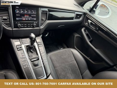 Used 2018 Porsche Macan image 24