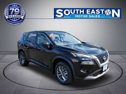 Used 2023 Nissan Rogue S AWD/4WD image 2