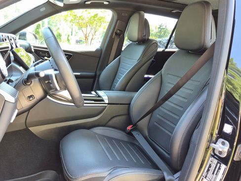 Certified 2025 Mercedes-Benz GLC 350e 4MATIC image 16