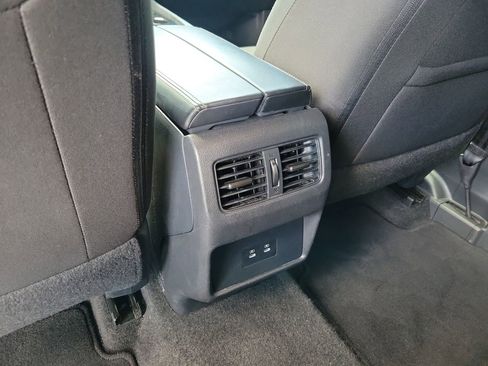 Used 2025 Nissan Rogue SV FWD image 11