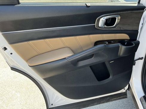 Used 2025 Kia Sorento SX Prestige w/ Olive Brown Leather Package image 18