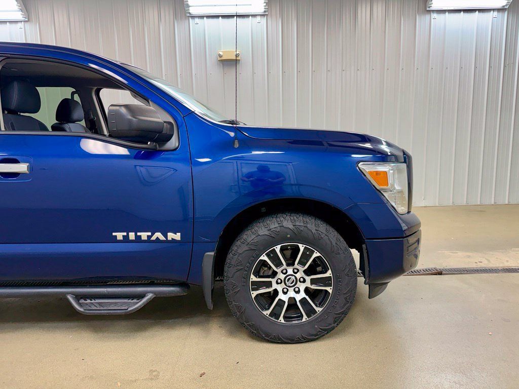 Used 2021 Nissan Titan SV w/ SV Convenience Package AWD/4WD image 4