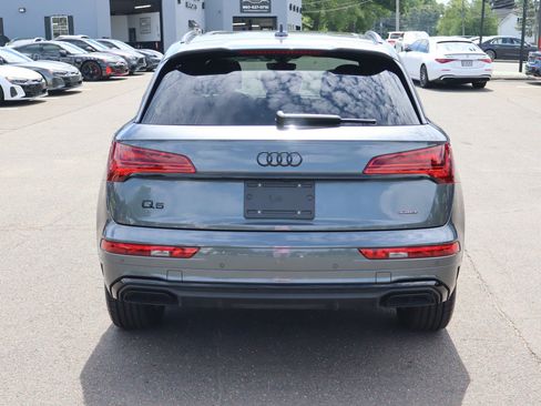 Used 2024 Audi Q5 2.0T Premium w/ Summer of Audi Package AWD/4WD image 6