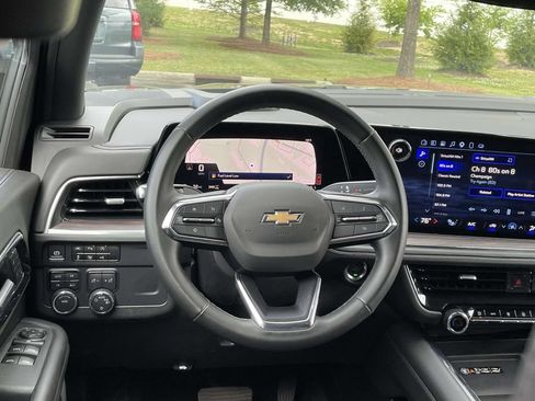 Used 2025 Chevrolet Tahoe LT AWD/4WD image 17