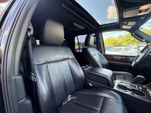 Used 2017 Lincoln Navigator L Select AWD/4WD image 19