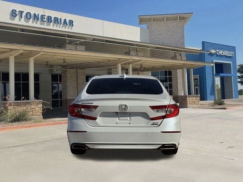 Used 2020 Honda Accord Touring image 6