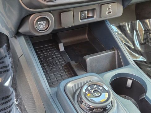 New 2025 Ford Maverick Lariat w/ Black Appearance Package image 28