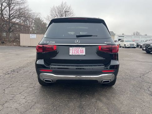 Used 2026 Mercedes-Benz GLB 250 4MATIC image 7