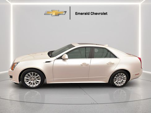 Used 2011 Cadillac CTS Luxury RWD image 2