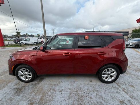 Used 2024 Kia Soul LX w/ Option Group 015 FWD image 5