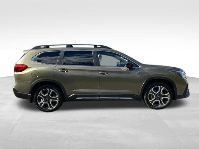 Used 2025 Subaru Ascent Limited AWD/4WD image 8