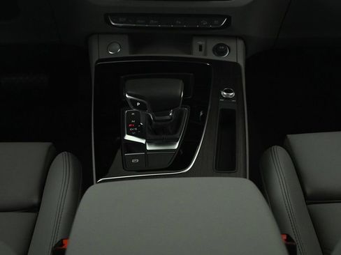 Used 2025 Audi Q5 2.0T Premium Plus w/ Premium Plus Package image 13