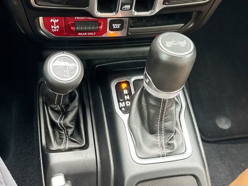 Used 2023 Jeep Wrangler Unlimited Rubicon 4xe AWD/4WD image 18