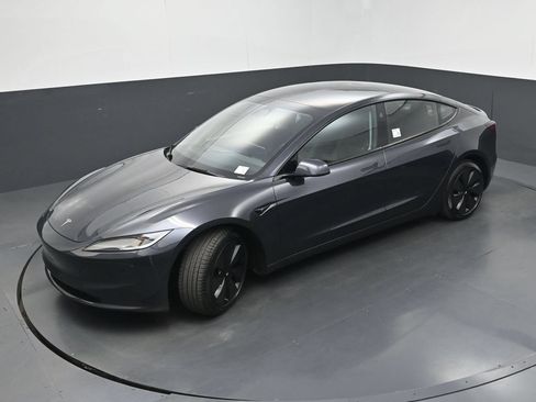Used 2024 Tesla Model 3 Standard Range RWD image 32