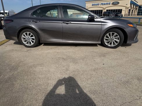 Used 2023 Toyota Camry LE image 17