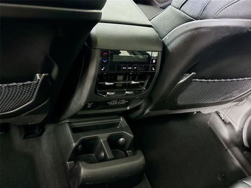 Used 2024 Jeep Grand Cherokee L Limited AWD/4WD image 19