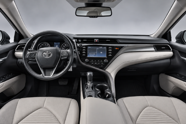 Used 2020 Toyota Camry SE FWD image 9
