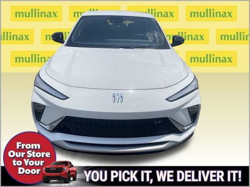 Used 2025 Buick Envista Sport Touring FWD image 2