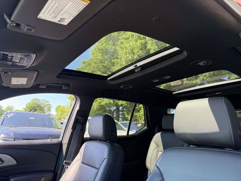 Certified 2023 Chevrolet Traverse LT w/ LT Premium Package AWD/4WD image 11